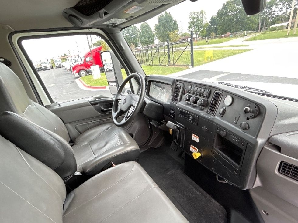 Medium Duty Box Truck-Light and Medium Duty Trucks-International-2022-MV607-Lowell-AR-270,462\n\t\tmiles-$ 37,750 - Image 22
