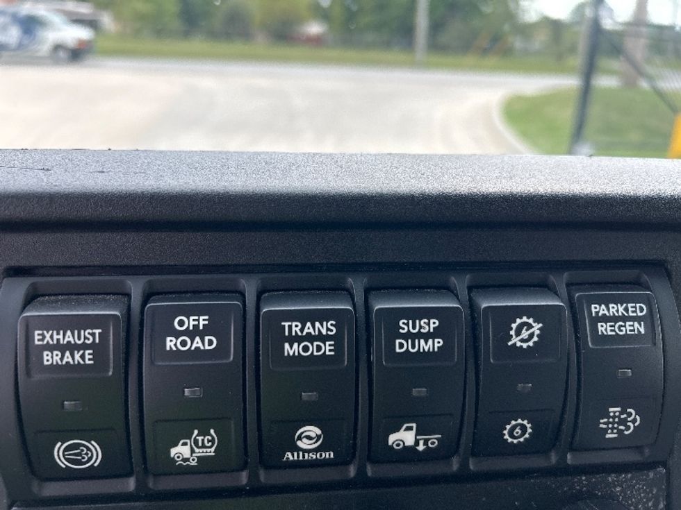 Medium Duty Box Truck-Light and Medium Duty Trucks-International-2022-MV607-Lowell-AR-270,462\n\t\tmiles-$ 37,750 - Image 25