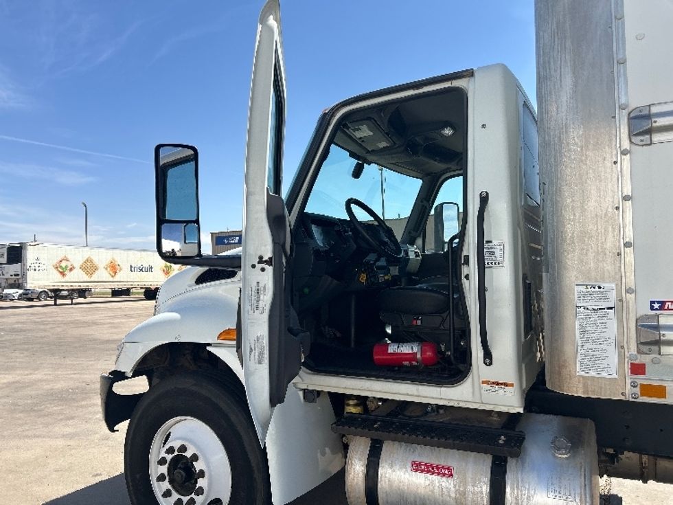 Medium Duty Box Truck-Light and Medium Duty Trucks-International-2022-MV607-Lubbock-TX-225,131\n\t\tmiles-$ 49,750 - Image 16
