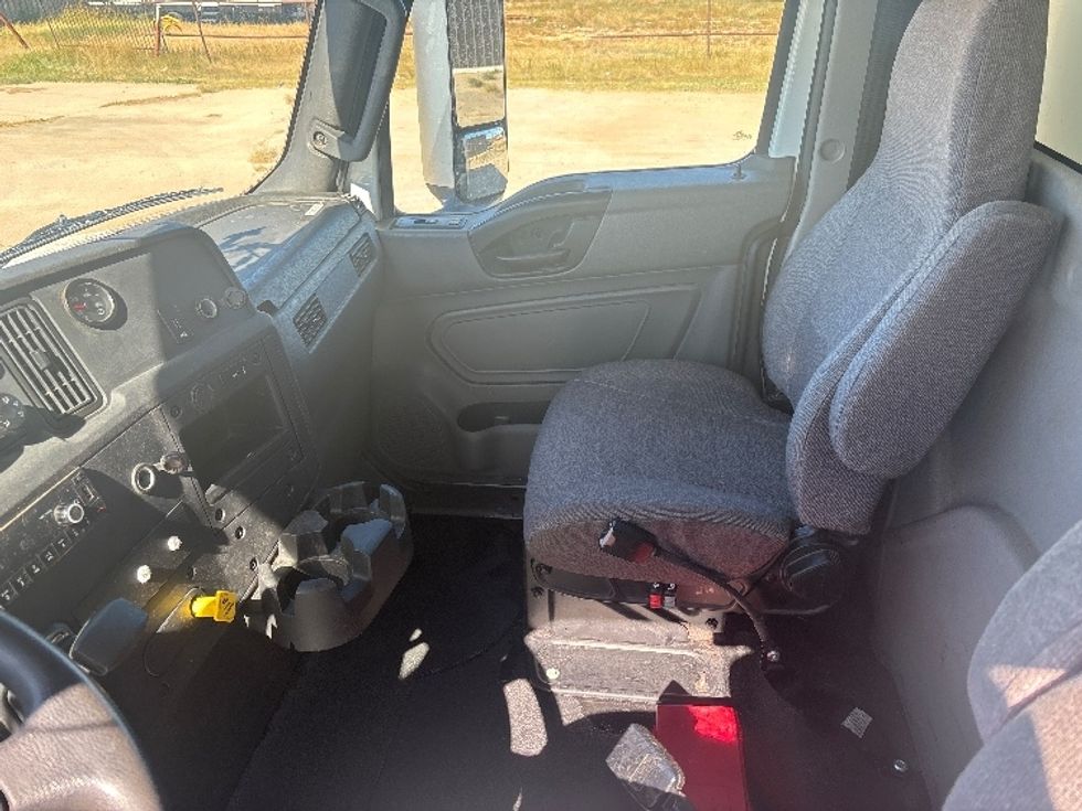 Medium Duty Box Truck-Light and Medium Duty Trucks-International-2022-MV607-Lubbock-TX-267,646\n\t\tmiles-$ 41,000 - Image 19