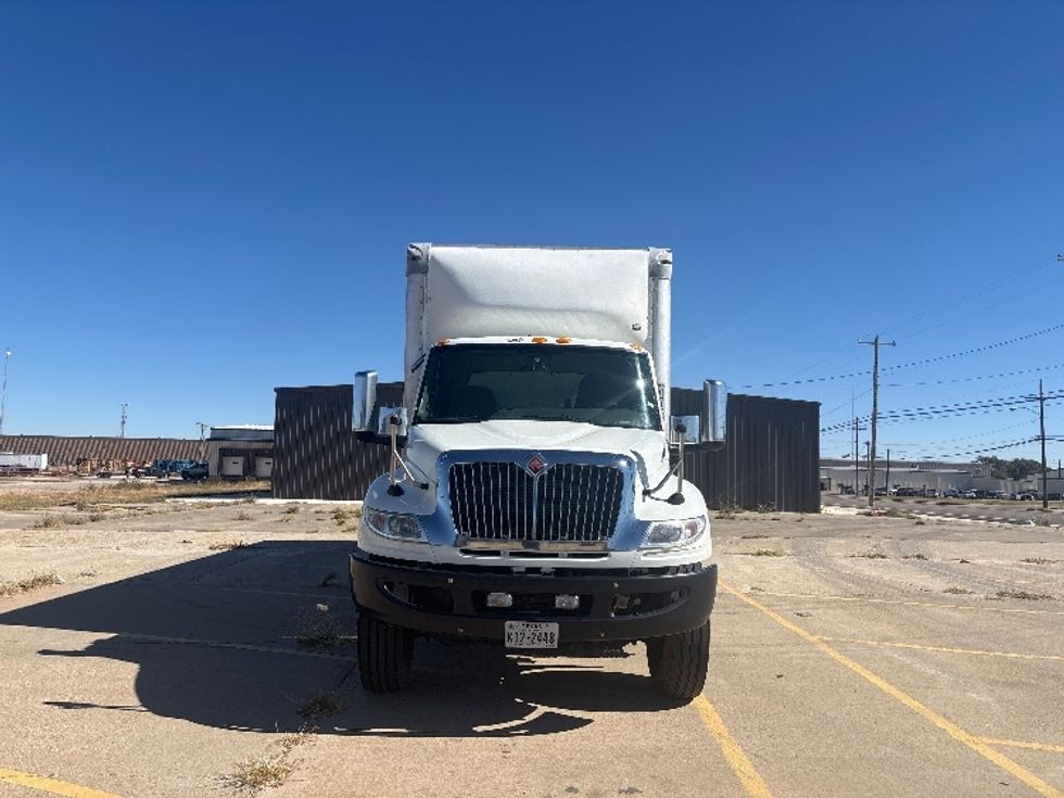Medium Duty Box Truck-Light and Medium Duty Trucks-International-2022-MV607-Lubbock-TX-267,646\n\t\tmiles-$ 41,000 - Image 2