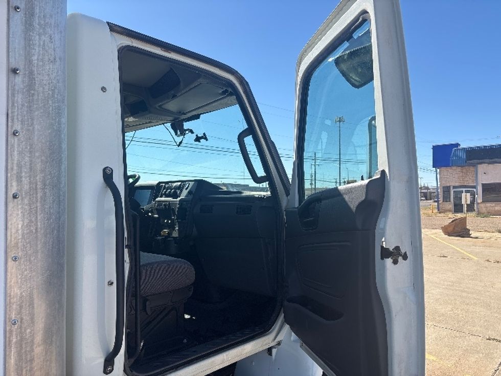 Medium Duty Box Truck-Light and Medium Duty Trucks-International-2022-MV607-Lubbock-TX-267,646\n\t\tmiles-$ 41,000 - Image 20