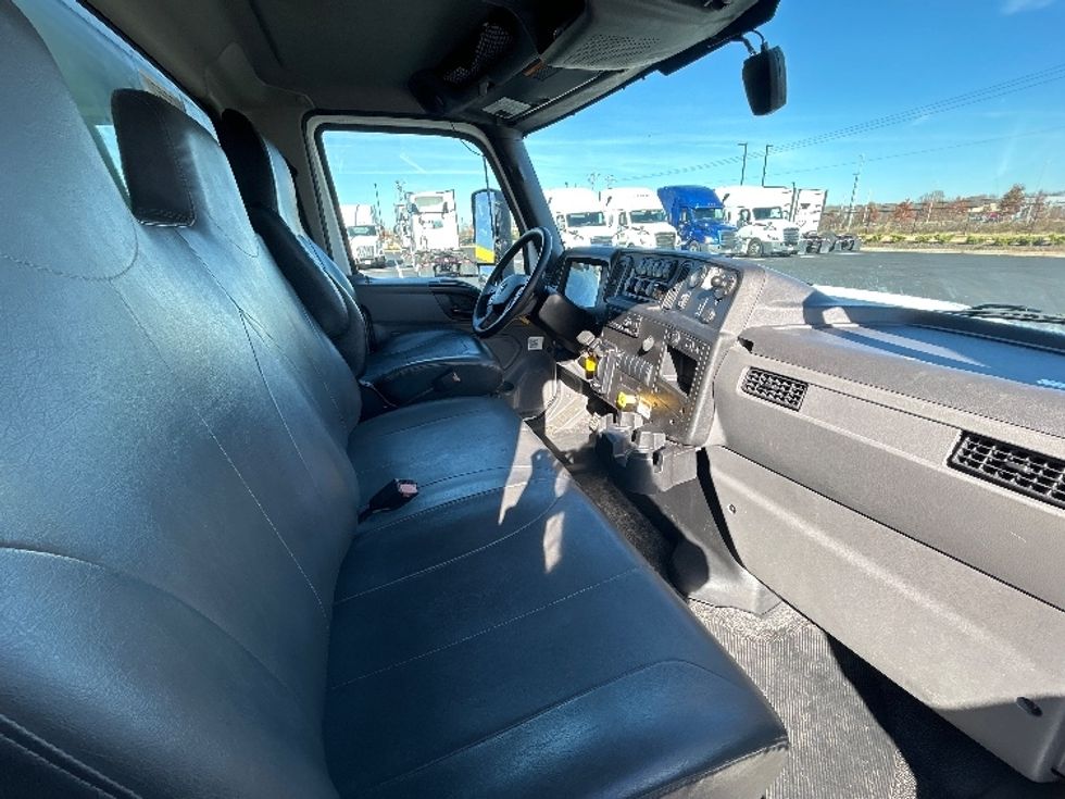 Medium Duty Box Truck-Light and Medium Duty Trucks-International-2022-MV607-Madison-AL-268,182\n\t\tmiles-$ 50,250 - Image 20