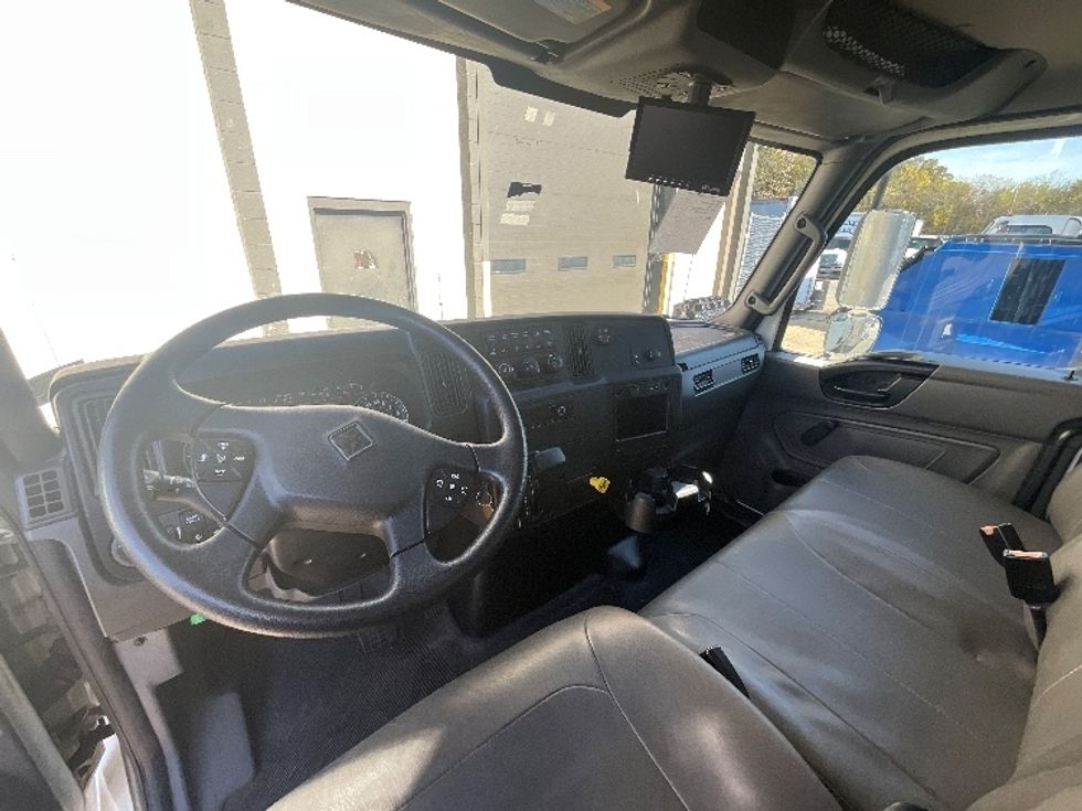 Medium Duty Box Truck-Light and Medium Duty Trucks-International-2022-MV607-Manassas-VA-125,959\n\t\tmiles-$ 62,000 - Image 17