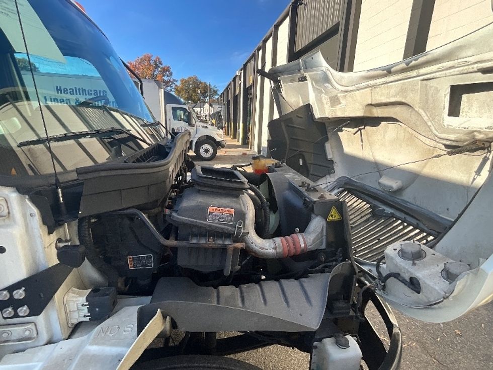 Medium Duty Box Truck-Light and Medium Duty Trucks-International-2022-MV607-Manassas-VA-125,959\n\t\tmiles-$ 62,000 - Image 22