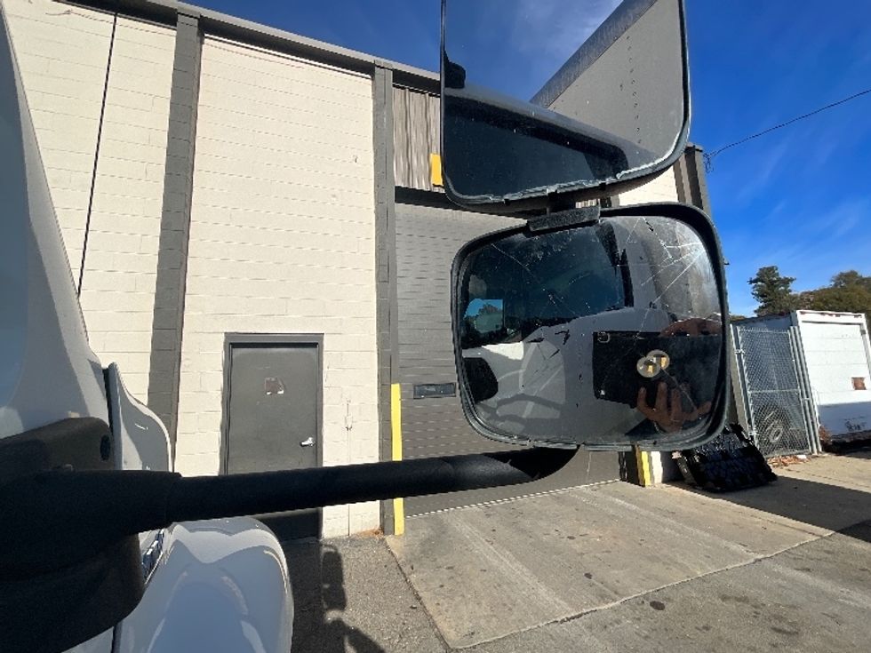 Medium Duty Box Truck-Light and Medium Duty Trucks-International-2022-MV607-Manassas-VA-125,959\n\t\tmiles-$ 62,000 - Image 25