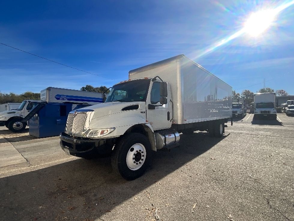 Medium Duty Box Truck-Light and Medium Duty Trucks-International-2022-MV607-Manassas-VA-125,959\n\t\tmiles-$ 62,000 - Image 3