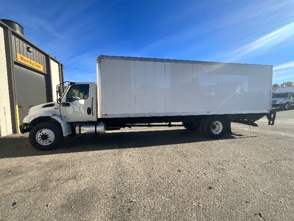 Medium Duty Box Truck-Light and Medium Duty Trucks-International-2022-MV607-Manassas-VA-125,959\n\t\tmiles-$ 62,000 - Image 4