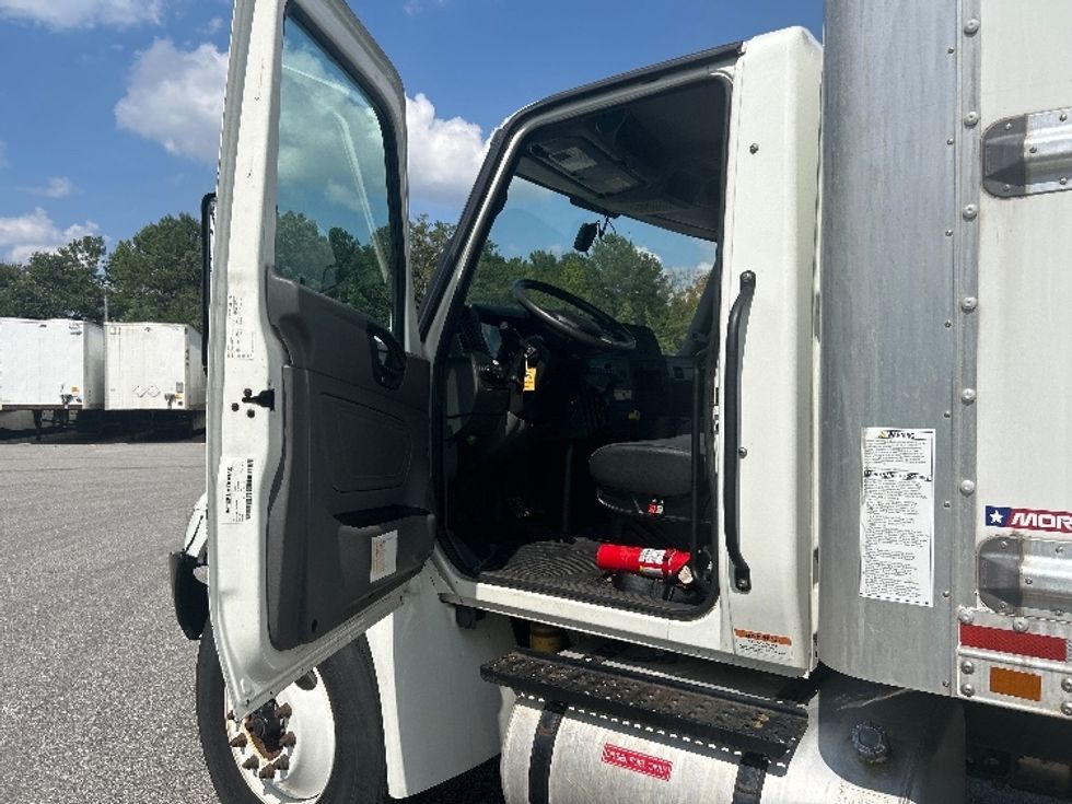 Medium Duty Box Truck-Light and Medium Duty Trucks-International-2022-MV607-Mcdonough-GA-235,085\n\t\tmiles-$ 43,750 - Image 16