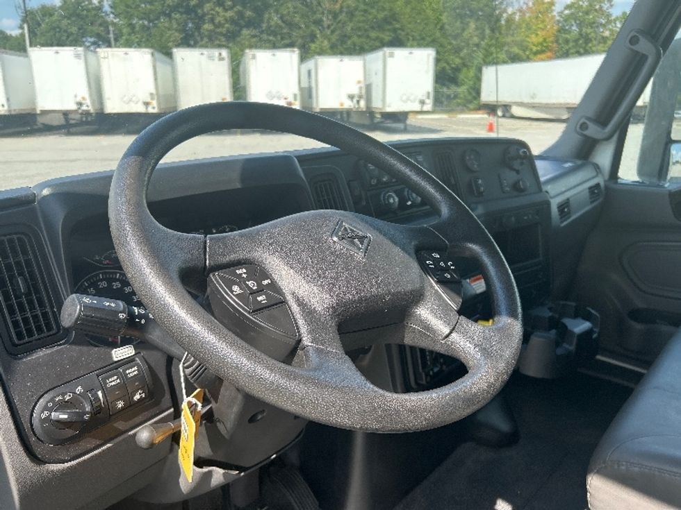 Medium Duty Box Truck-Light and Medium Duty Trucks-International-2022-MV607-Mcdonough-GA-235,085\n\t\tmiles-$ 43,750 - Image 17