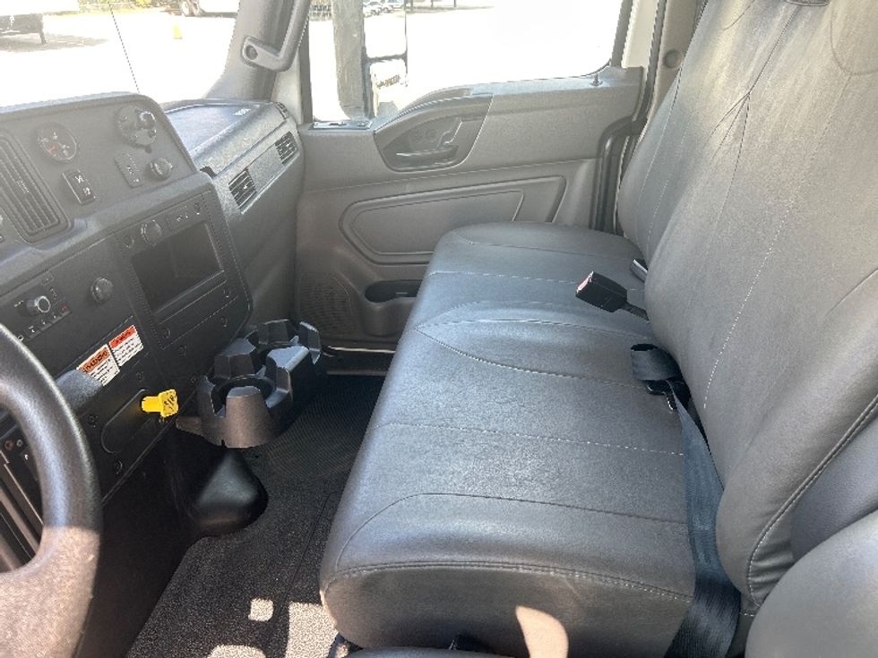 Medium Duty Box Truck-Light and Medium Duty Trucks-International-2022-MV607-Mcdonough-GA-235,085\n\t\tmiles-$ 43,750 - Image 18