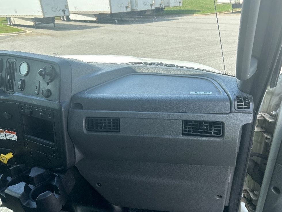 Medium Duty Box Truck-Light and Medium Duty Trucks-International-2022-MV607-Mcdonough-GA-235,085\n\t\tmiles-$ 43,750 - Image 20