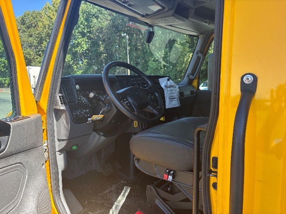 Medium Duty Box Truck-Light and Medium Duty Trucks-International-2022-MV607-Mebane-NC-202,529\n\t\tmiles-$ 44,000 - Image 15
