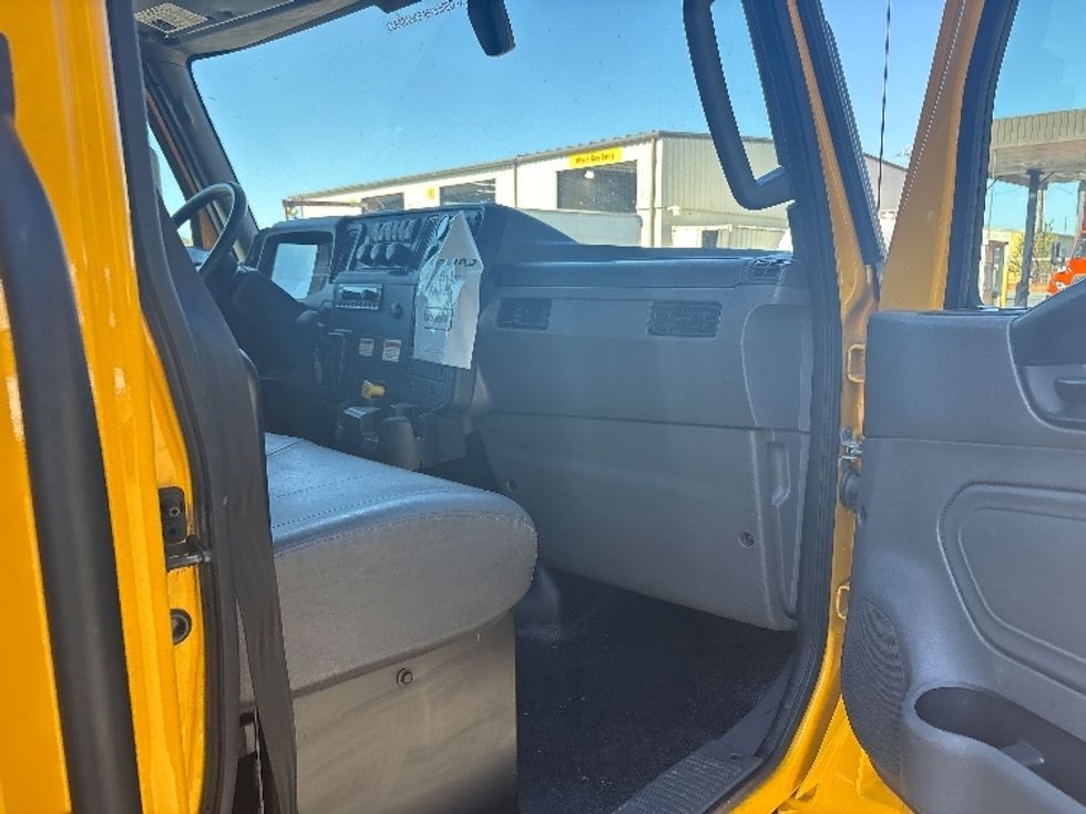 Medium Duty Box Truck-Light and Medium Duty Trucks-International-2022-MV607-Mebane-NC-202,529\n\t\tmiles-$ 44,000 - Image 19