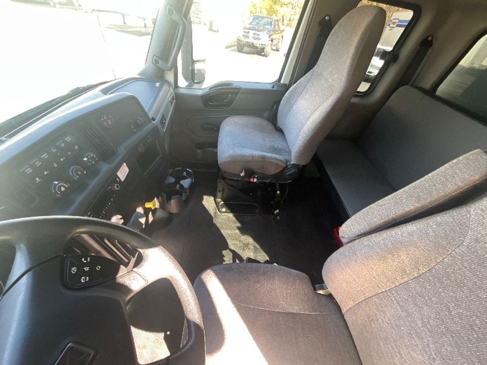 Medium Duty Box Truck-Light and Medium Duty Trucks-International-2022-MV607-Mebane-NC-208,195\n\t\tmiles-$ 60,500 - Image 19