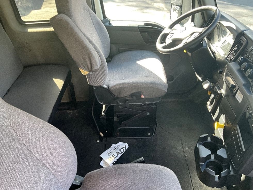 Medium Duty Box Truck-Light and Medium Duty Trucks-International-2022-MV607-Mebane-NC-208,195\n\t\tmiles-$ 60,500 - Image 22