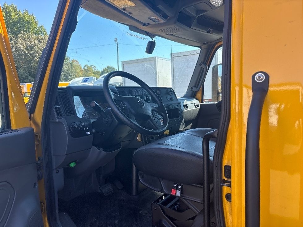 Medium Duty Box Truck-Light and Medium Duty Trucks-International-2022-MV607-Mebane-NC-209,060\n\t\tmiles-$ 43,000 - Image 15