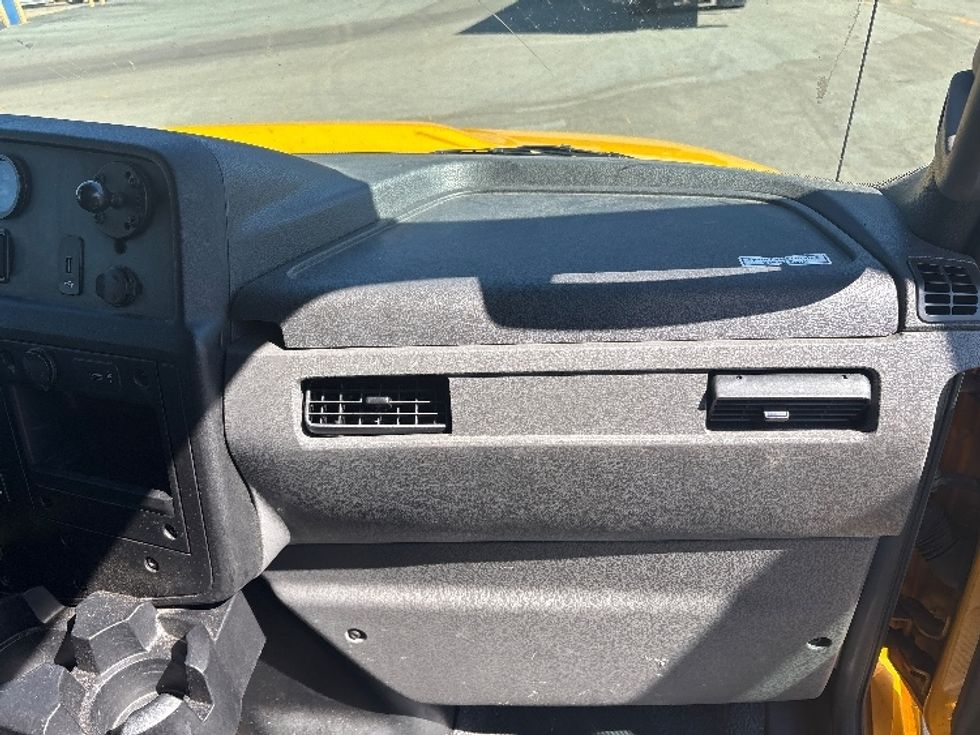 Medium Duty Box Truck-Light and Medium Duty Trucks-International-2022-MV607-Mebane-NC-209,060\n\t\tmiles-$ 43,000 - Image 20