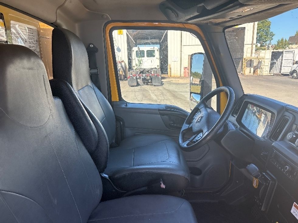 Medium Duty Box Truck-Light and Medium Duty Trucks-International-2022-MV607-Mebane-NC-209,060\n\t\tmiles-$ 43,000 - Image 21