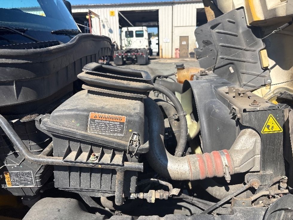 Medium Duty Box Truck-Light and Medium Duty Trucks-International-2022-MV607-Mebane-NC-209,060\n\t\tmiles-$ 43,000 - Image 22