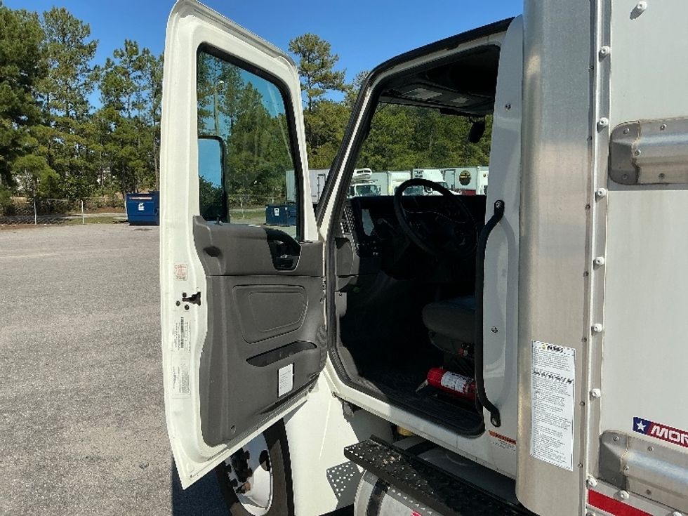 Medium Duty Box Truck-Light and Medium Duty Trucks-International-2022-MV607-Mebane-NC-215,166\n\t\tmiles-$ 47,250 - Image 15