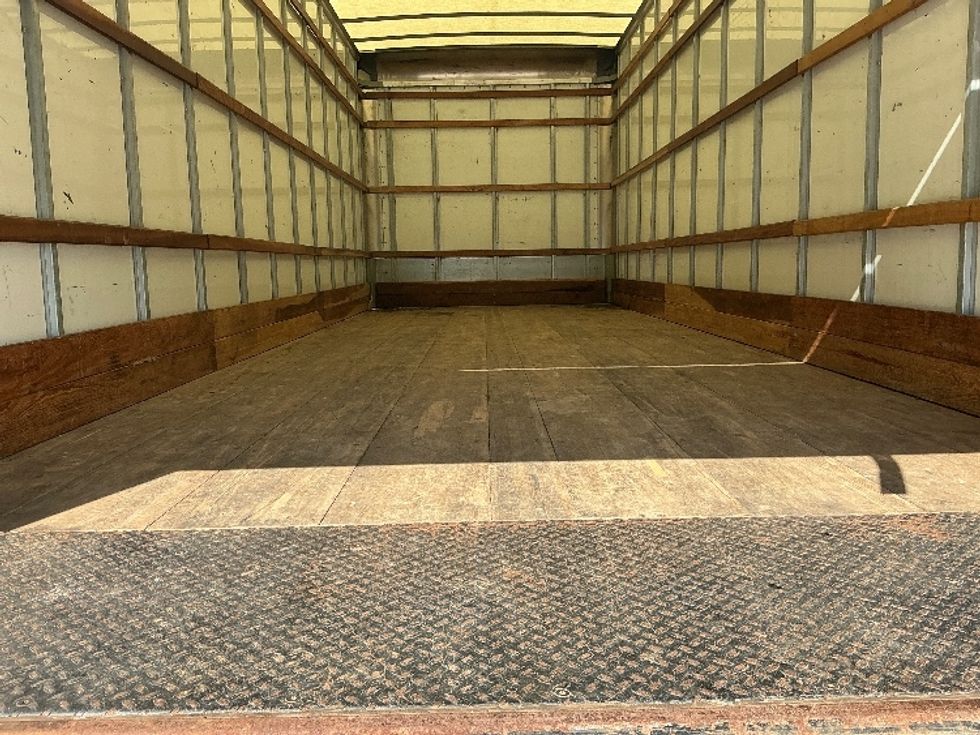 Medium Duty Box Truck-Light and Medium Duty Trucks-International-2022-MV607-Mebane-NC-215,166\n\t\tmiles-$ 47,250 - Image 8