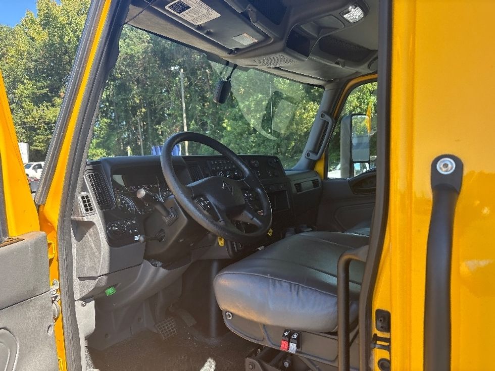 Medium Duty Box Truck-Light and Medium Duty Trucks-International-2022-MV607-Mebane-NC-216,893\n\t\tmiles-$ 41,500 - Image 15