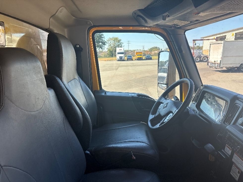 Medium Duty Box Truck-Light and Medium Duty Trucks-International-2022-MV607-Mebane-NC-216,893\n\t\tmiles-$ 41,500 - Image 21