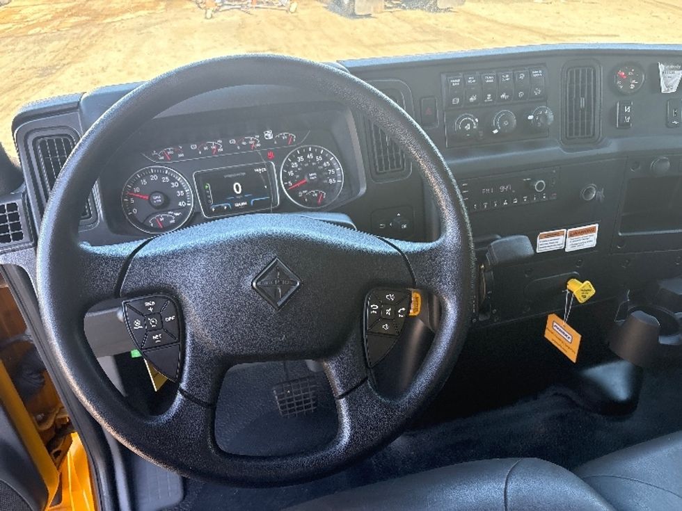 Medium Duty Box Truck-Light and Medium Duty Trucks-International-2022-MV607-Mebane-NC-224,575\n\t\tmiles-$ 40,250 - Image 17