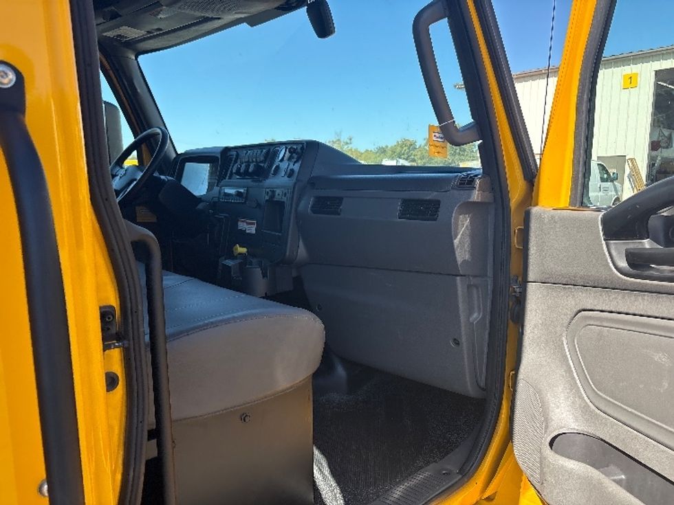Medium Duty Box Truck-Light and Medium Duty Trucks-International-2022-MV607-Mebane-NC-224,575\n\t\tmiles-$ 40,250 - Image 19