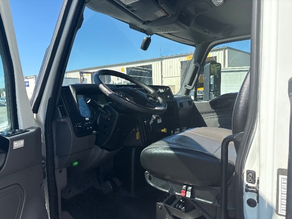 Medium Duty Box Truck-Light and Medium Duty Trucks-International-2022-MV607-Mebane-NC-226,366\n\t\tmiles-$ 45,500 - Image 15