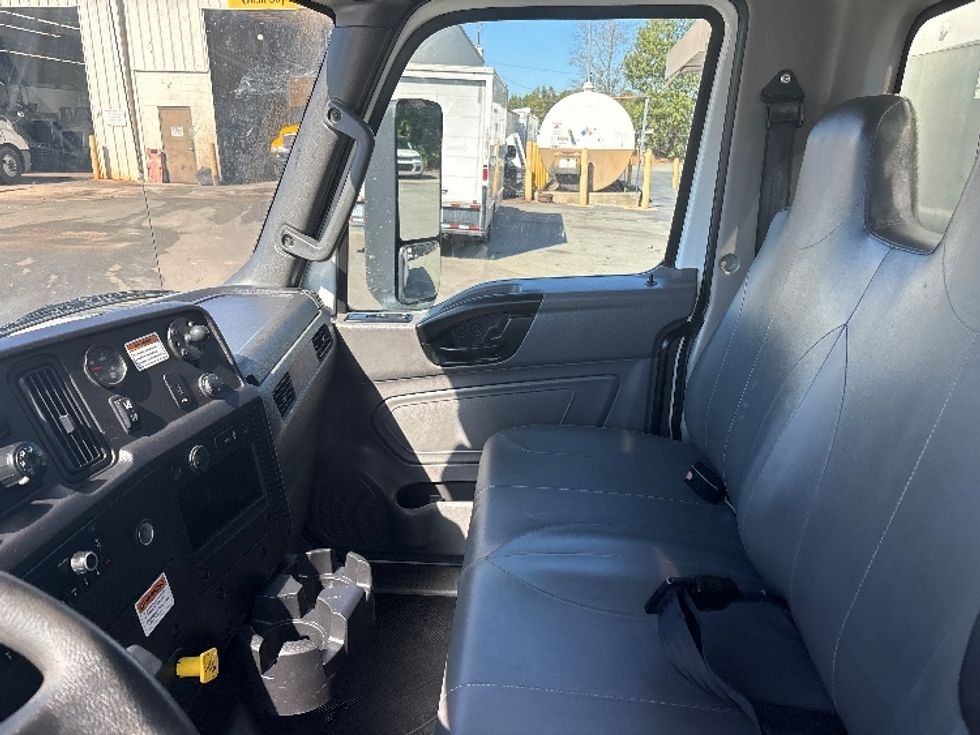 Medium Duty Box Truck-Light and Medium Duty Trucks-International-2022-MV607-Mebane-NC-226,366\n\t\tmiles-$ 45,500 - Image 18