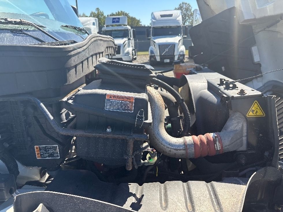 Medium Duty Box Truck-Light and Medium Duty Trucks-International-2022-MV607-Mebane-NC-226,366\n\t\tmiles-$ 45,500 - Image 22