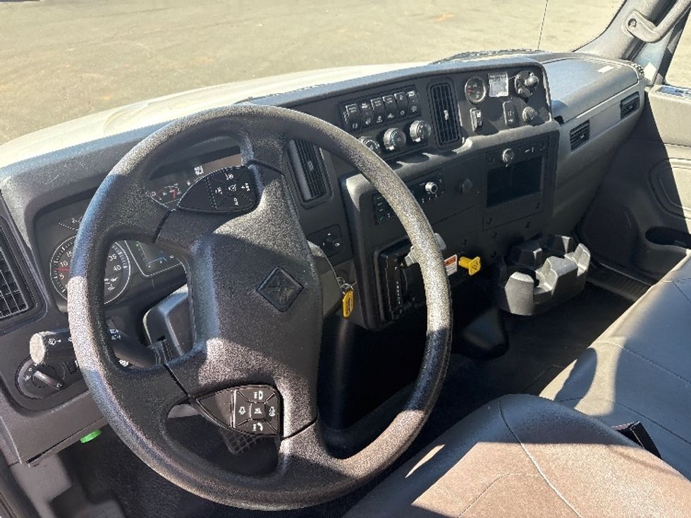 Medium Duty Box Truck-Light and Medium Duty Trucks-International-2022-MV607-Mebane-NC-229,816\n\t\tmiles-$ 44,750 - Image 16