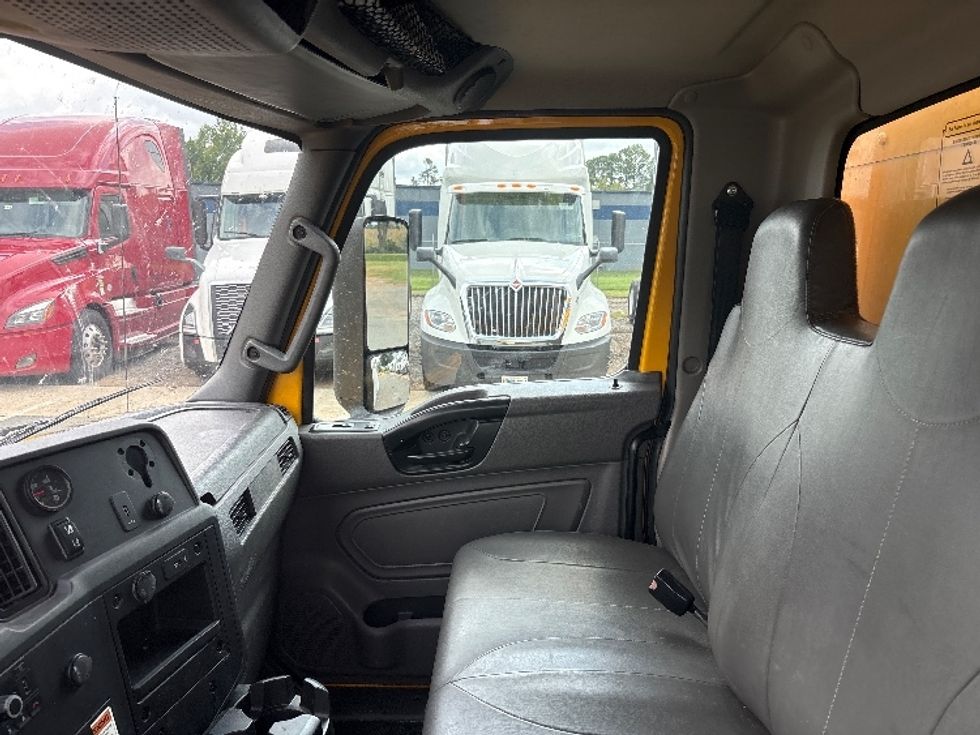 Medium Duty Box Truck-Light and Medium Duty Trucks-International-2022-MV607-Mebane-NC-237,192\n\t\tmiles-$ 41,000 - Image 18