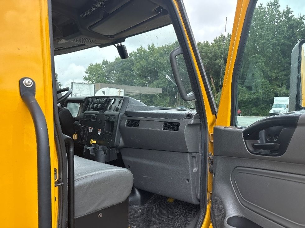 Medium Duty Box Truck-Light and Medium Duty Trucks-International-2022-MV607-Mebane-NC-237,192\n\t\tmiles-$ 41,000 - Image 19