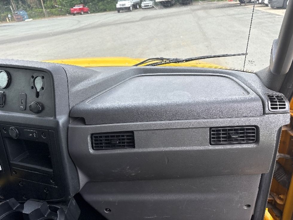 Medium Duty Box Truck-Light and Medium Duty Trucks-International-2022-MV607-Mebane-NC-237,192\n\t\tmiles-$ 41,000 - Image 20