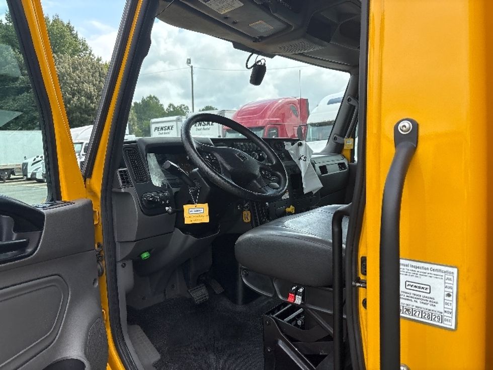 Medium Duty Box Truck-Light and Medium Duty Trucks-International-2022-MV607-Mebane-NC-320,874\n\t\tmiles-$ 26,250 - Image 15