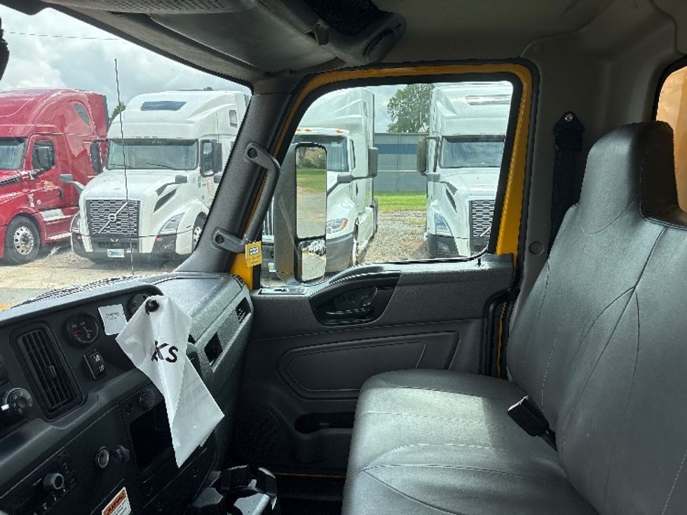 Medium Duty Box Truck-Light and Medium Duty Trucks-International-2022-MV607-Mebane-NC-320,874\n\t\tmiles-$ 26,250 - Image 18