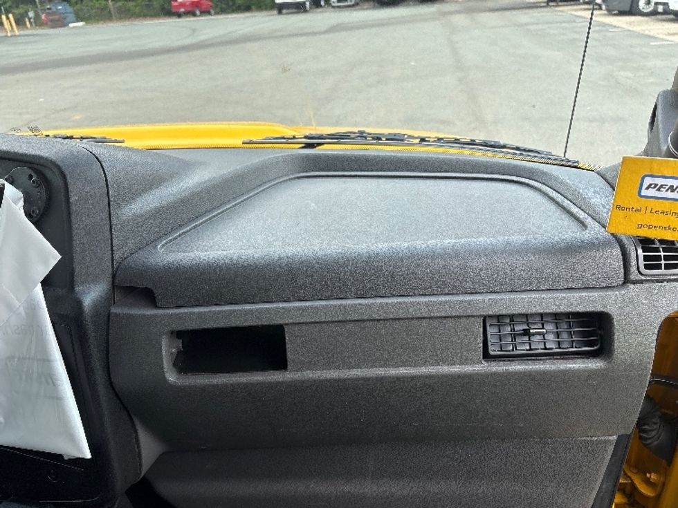 Medium Duty Box Truck-Light and Medium Duty Trucks-International-2022-MV607-Mebane-NC-320,874\n\t\tmiles-$ 26,250 - Image 20