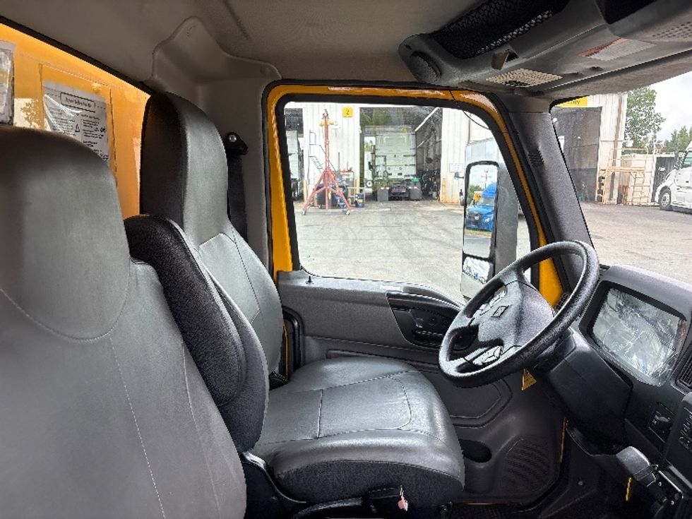 Medium Duty Box Truck-Light and Medium Duty Trucks-International-2022-MV607-Mebane-NC-320,874\n\t\tmiles-$ 26,250 - Image 21