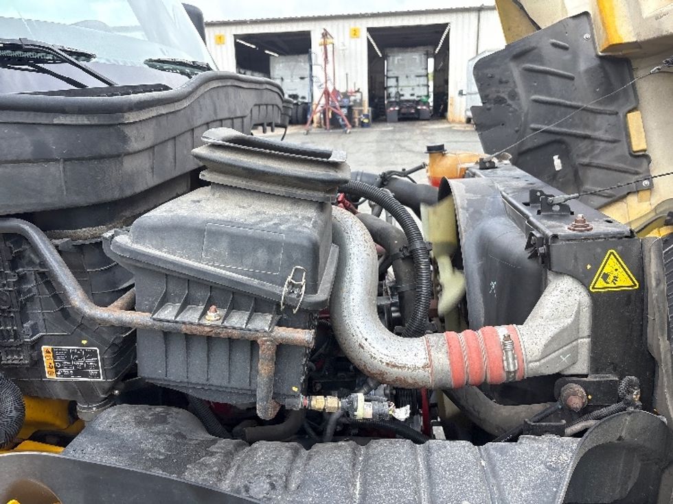 Medium Duty Box Truck-Light and Medium Duty Trucks-International-2022-MV607-Mebane-NC-320,874\n\t\tmiles-$ 26,250 - Image 22