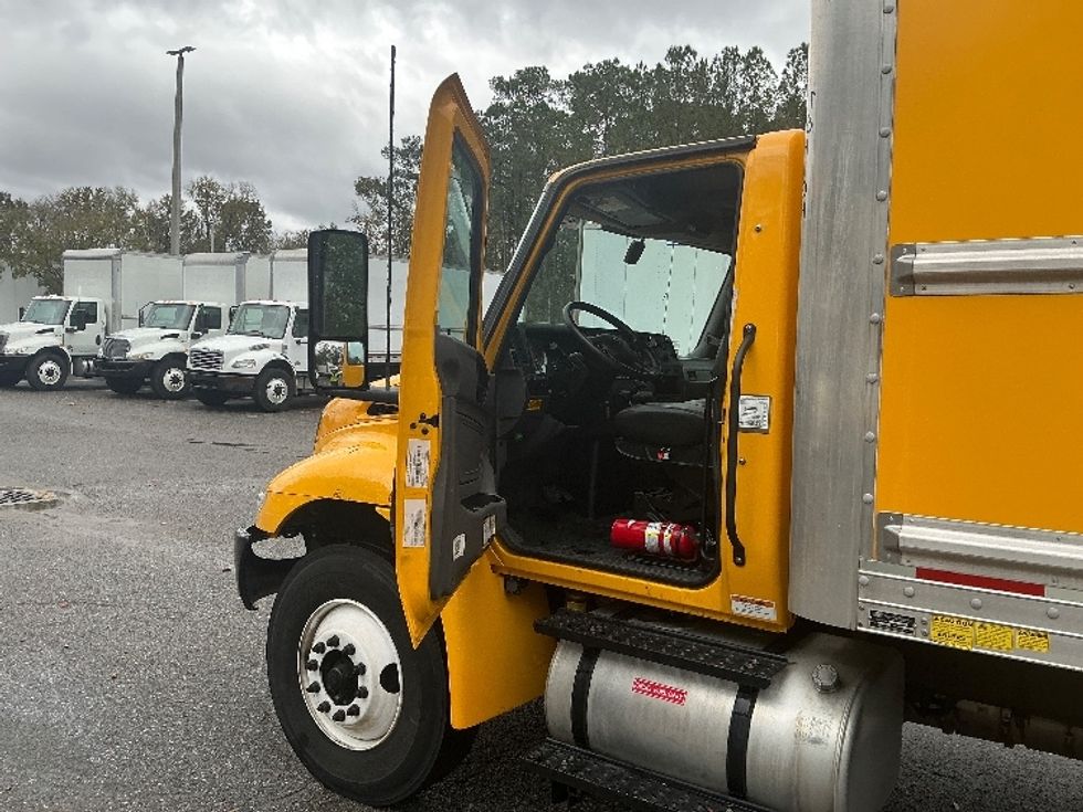 Medium Duty Box Truck-Light and Medium Duty Trucks-International-2022-MV607-Medley-FL-120,220\n\t\tmiles-$ 64,250 - Image 16