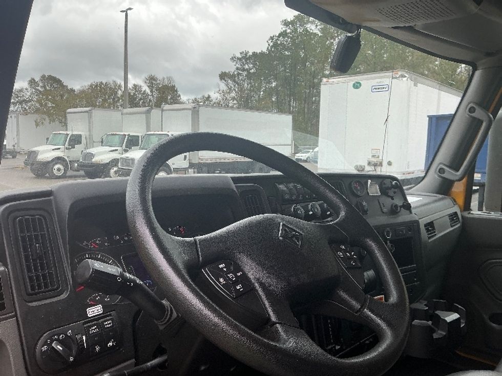 Medium Duty Box Truck-Light and Medium Duty Trucks-International-2022-MV607-Medley-FL-120,220\n\t\tmiles-$ 64,250 - Image 17