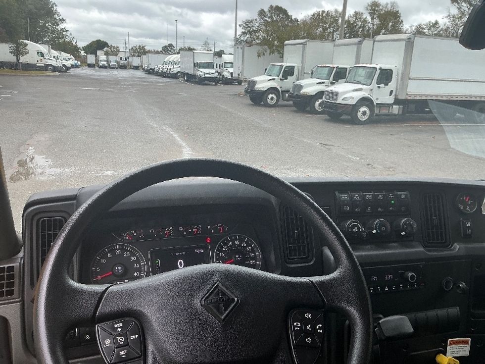 Medium Duty Box Truck-Light and Medium Duty Trucks-International-2022-MV607-Medley-FL-120,220\n\t\tmiles-$ 64,250 - Image 18