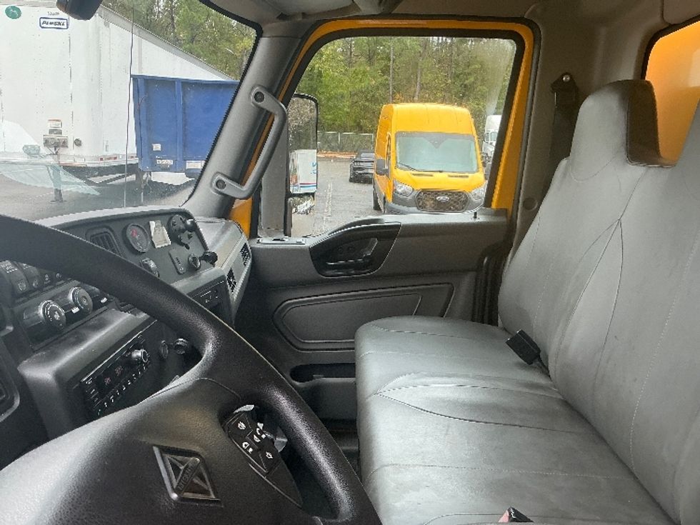 Medium Duty Box Truck-Light and Medium Duty Trucks-International-2022-MV607-Medley-FL-120,220\n\t\tmiles-$ 64,250 - Image 19
