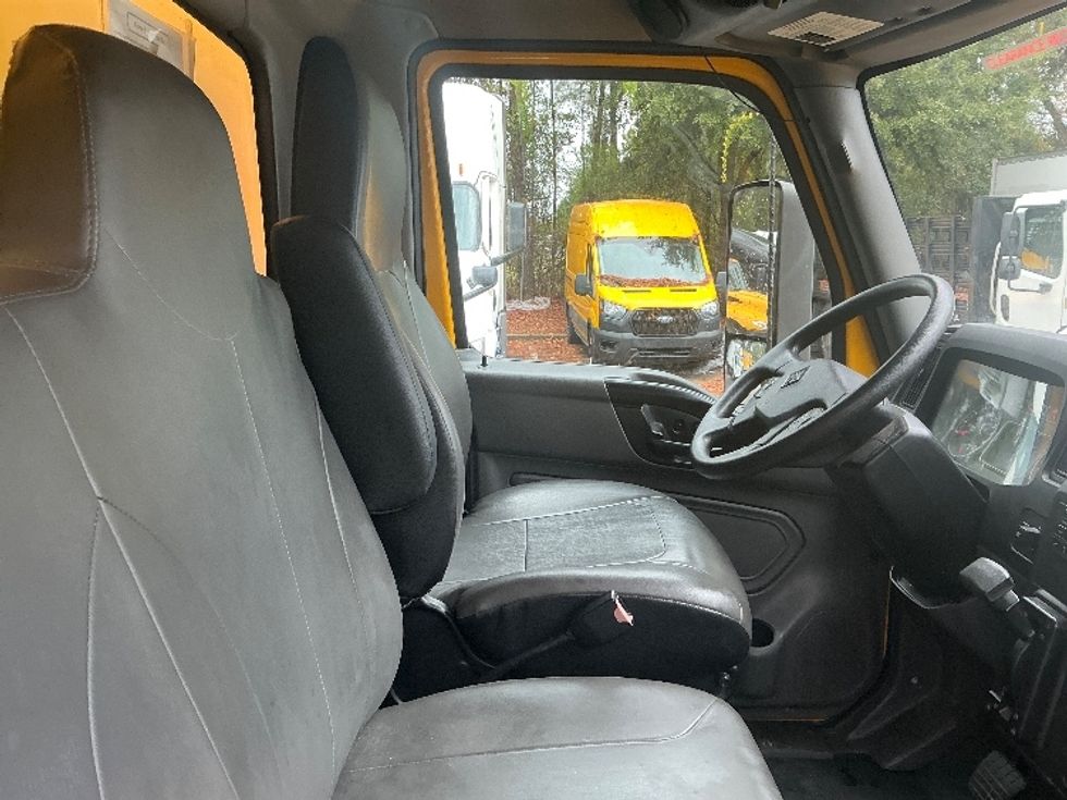 Medium Duty Box Truck-Light and Medium Duty Trucks-International-2022-MV607-Medley-FL-120,220\n\t\tmiles-$ 64,250 - Image 22