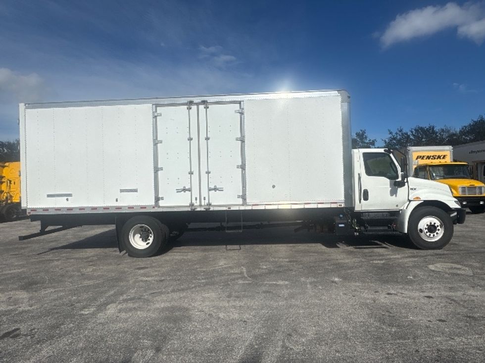 Medium Duty Box Truck-Light and Medium Duty Trucks-International-2022-MV607-Medley-FL-129,422\n\t\tmiles-$ 69,000 - Image 15