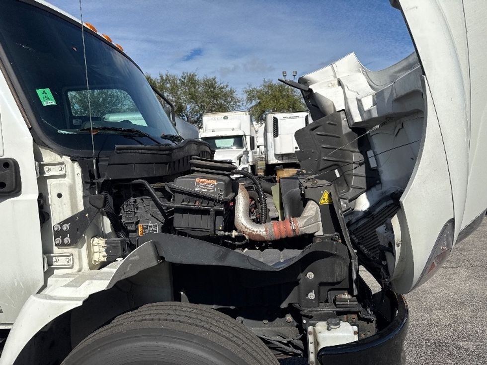 Medium Duty Box Truck-Light and Medium Duty Trucks-International-2022-MV607-Medley-FL-129,422\n\t\tmiles-$ 69,000 - Image 23