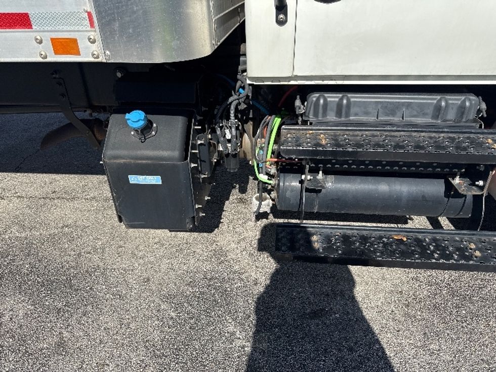 Medium Duty Box Truck-Light and Medium Duty Trucks-International-2022-MV607-Medley-FL-129,422\n\t\tmiles-$ 69,000 - Image 26